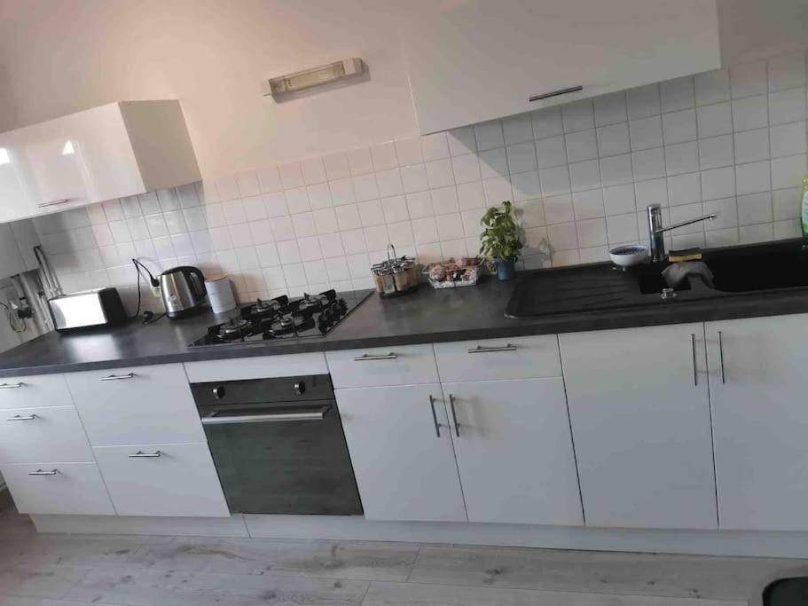 Charmant Appartement Au Calme Bourg-en-Bresse Ngoại thất bức ảnh