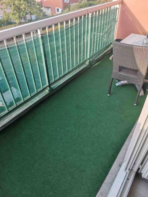 Charmant Appartement Au Calme Bourg-en-Bresse Ngoại thất bức ảnh