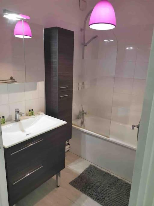 Charmant Appartement Au Calme Bourg-en-Bresse Ngoại thất bức ảnh