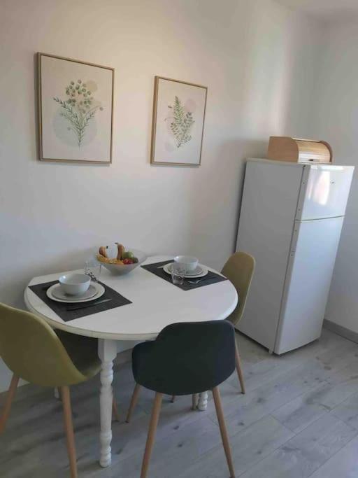 Charmant Appartement Au Calme Bourg-en-Bresse Ngoại thất bức ảnh